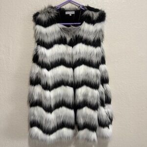 1 State Black White Chevron Faux Fur Vest Women's Size M